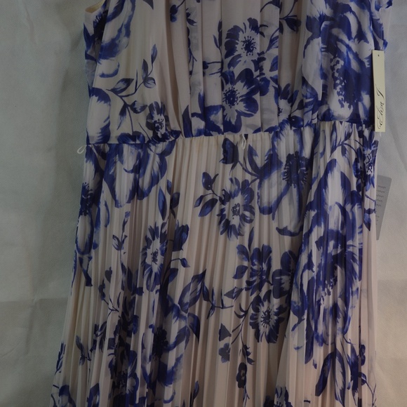 Nordstrom Long Floral Chiffon like flowing Roman Style dress. NWT SZ 14 - Picture 13 of 14